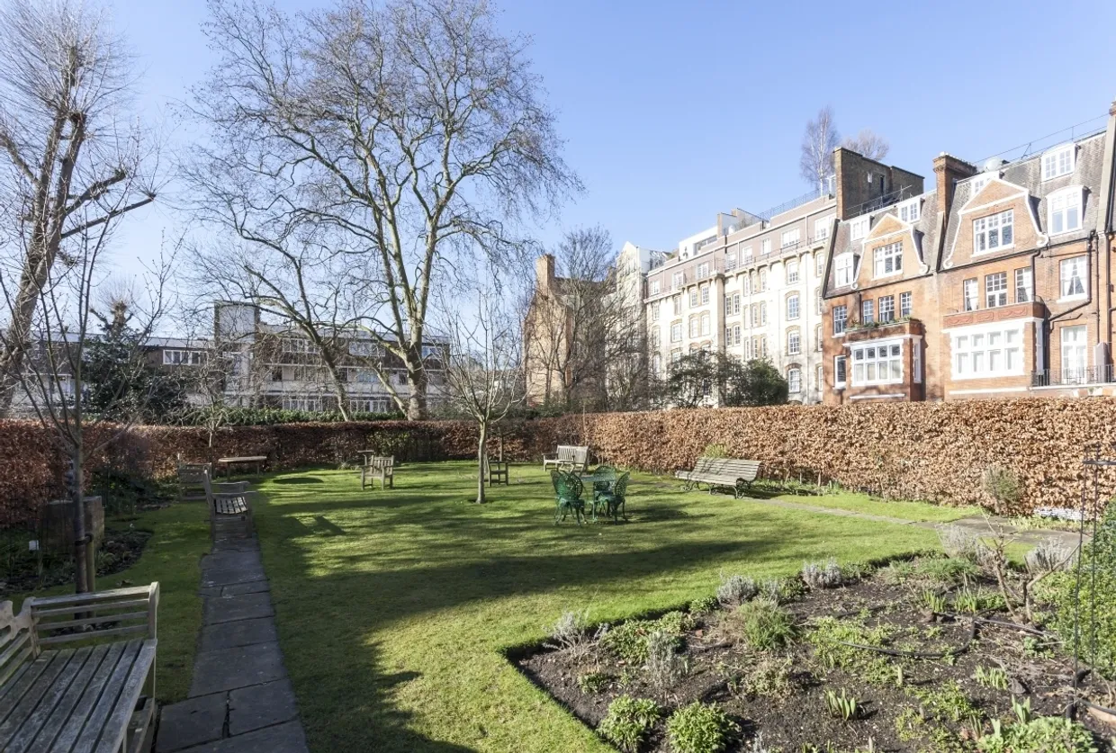 Sheffield Terrace London W8 photo 3