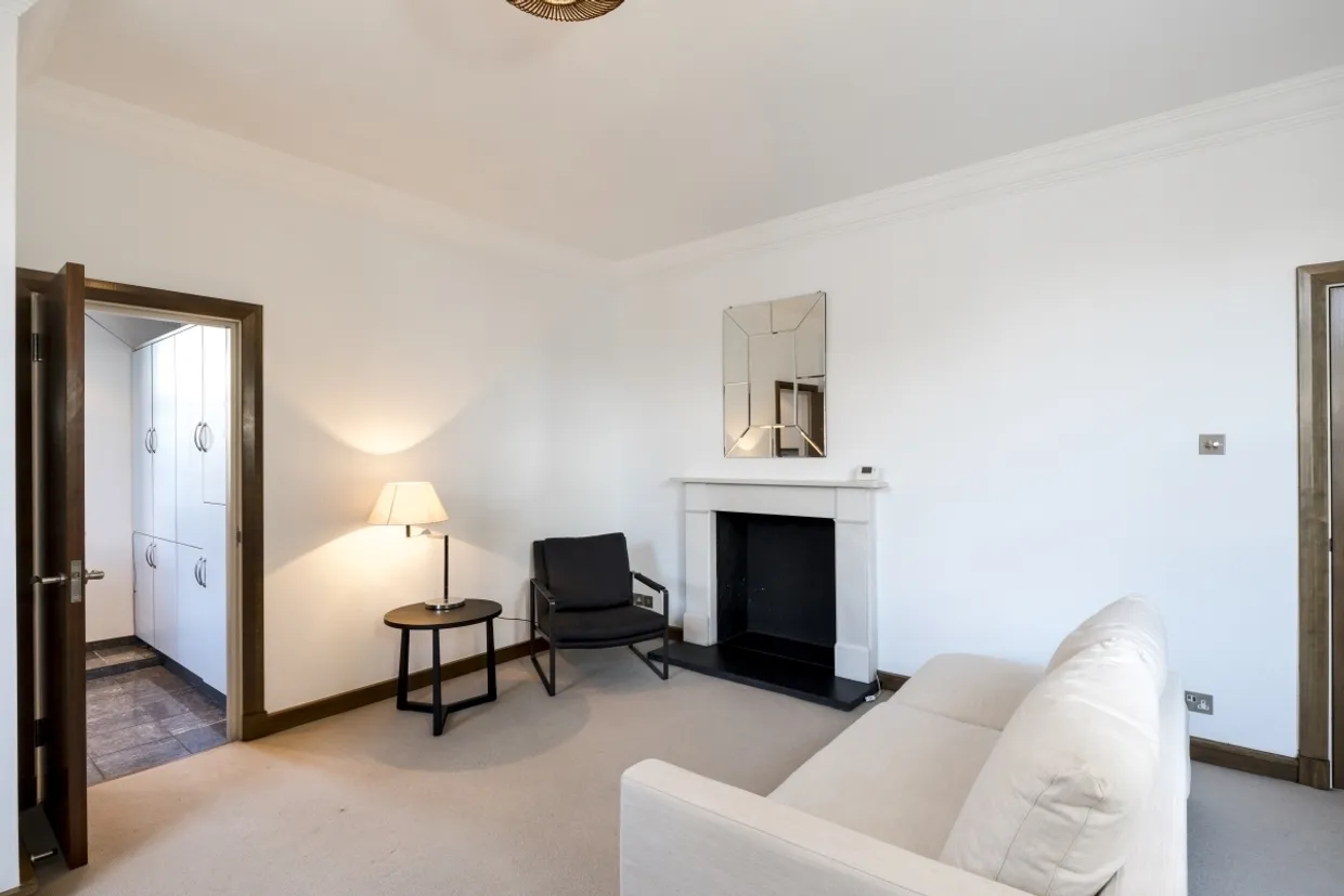 Sheffield Terrace London W8 photo 14