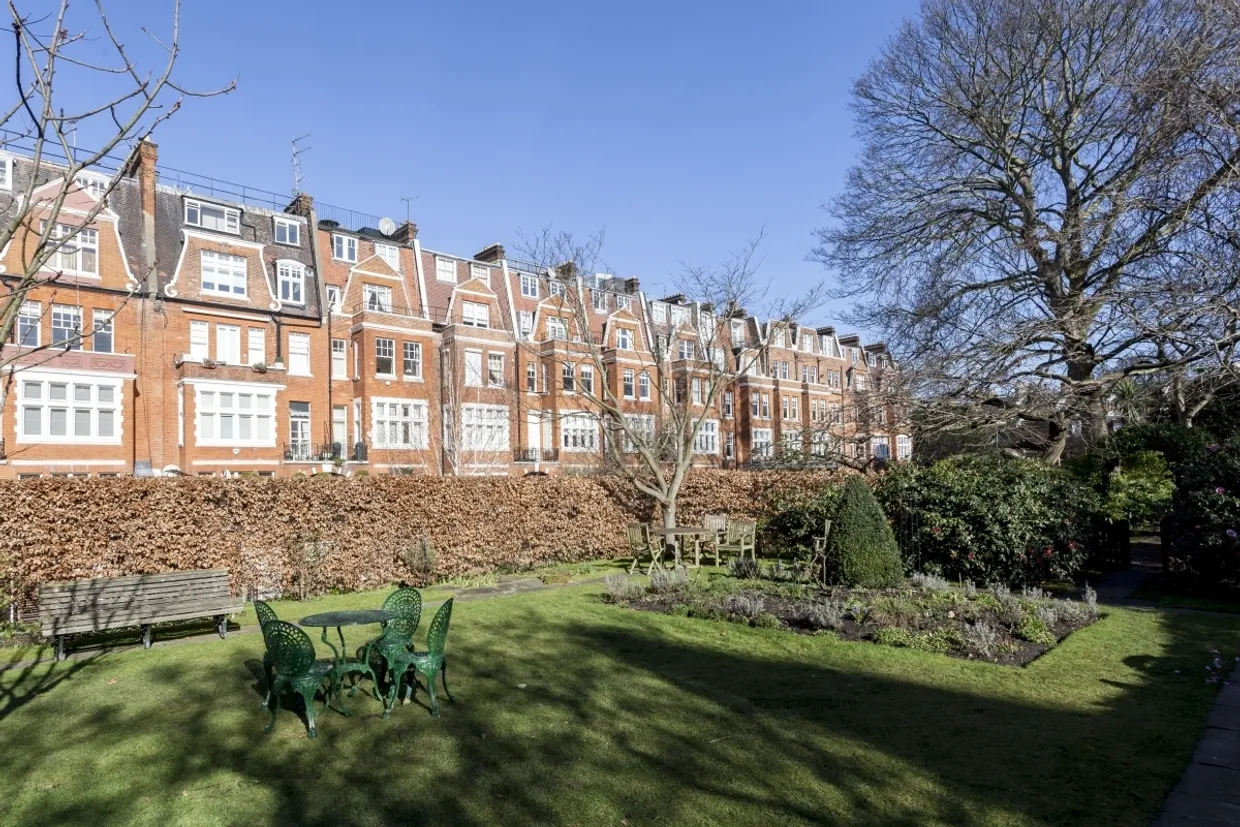 Sheffield Terrace London W8 photo 16