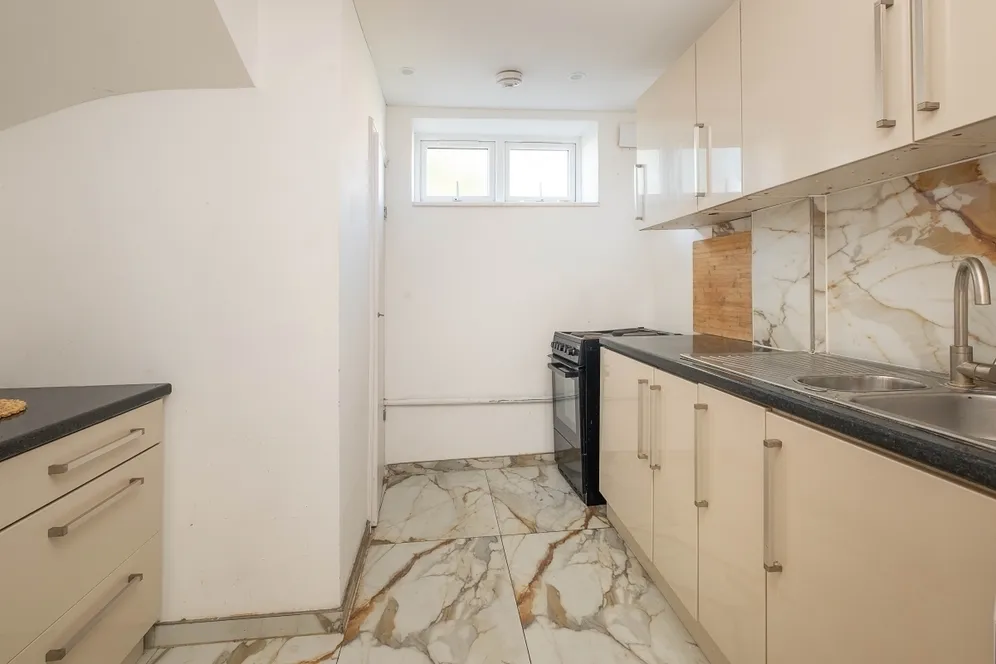 Augusta Road, Twickenham, TW2 photo 5