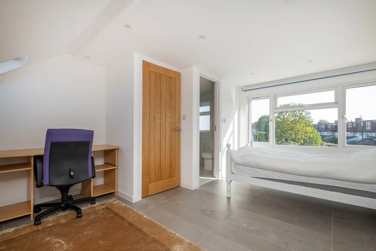 Augusta Road, Twickenham, TW2 photo 7