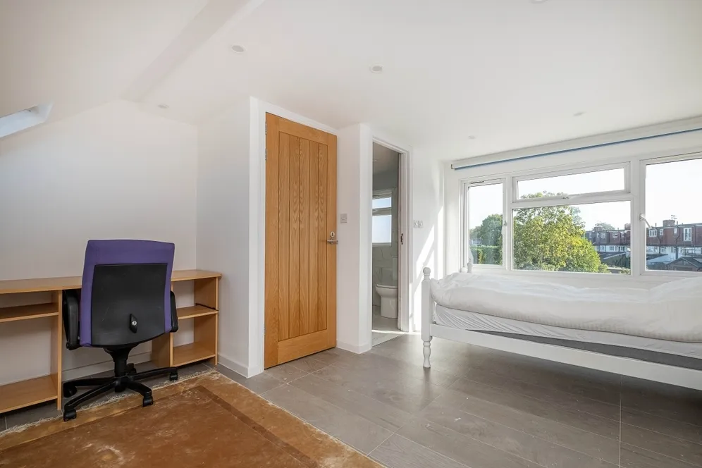 Augusta Road, Twickenham, TW2 photo 7