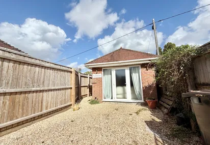 Ham Lane , Ferndown,