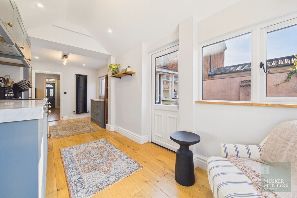 Low Bungay Road, Loddon Image 7