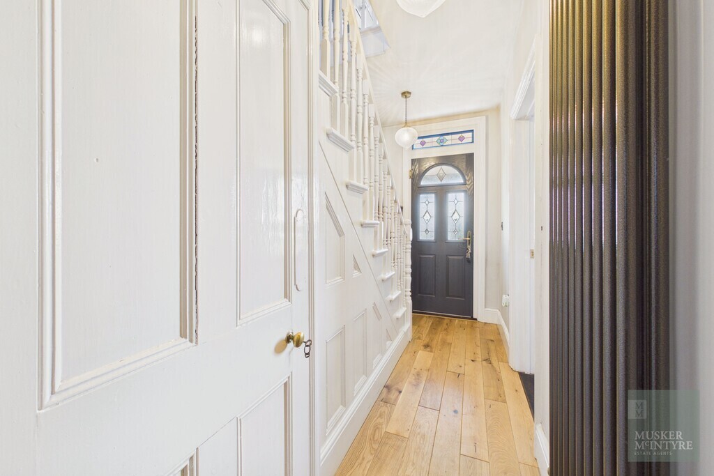 Low Bungay Road, Loddon Image 10