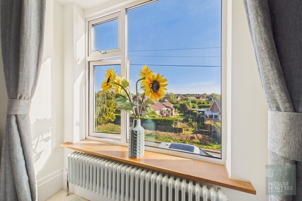 Low Bungay Road, Loddon Image 15