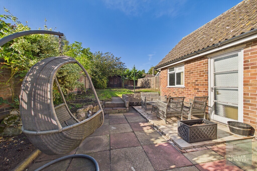 Low Bungay Road, Loddon Image 20