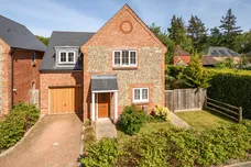 Maddoxwood, Chichester, PO19 photo 1