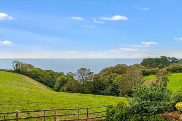Strete, Dartmouth, TQ6 photo 2