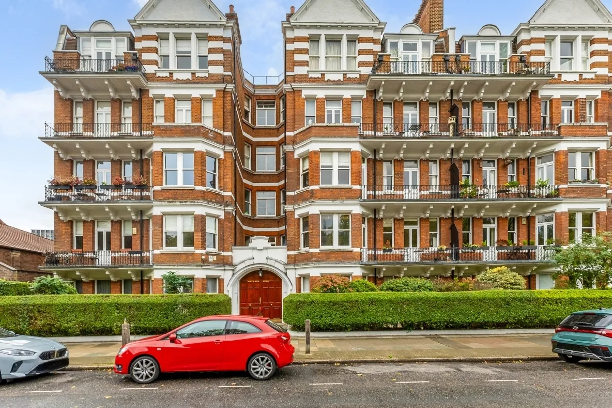 Prince Of Wales Mansions Prince Of Wales Drive SW11 photo 1