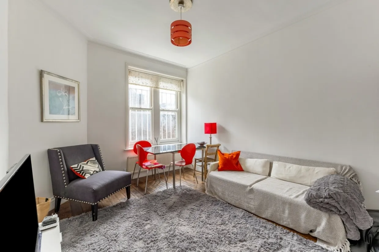 Prince Of Wales Mansions Prince Of Wales Drive SW11 photo 3