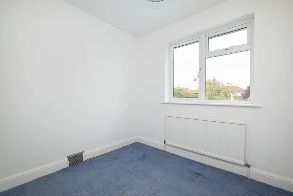 Raeburn Avenue The Crossways KT5 photo 3