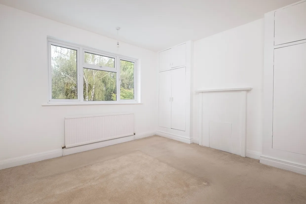 Raeburn Avenue The Crossways KT5 photo 4