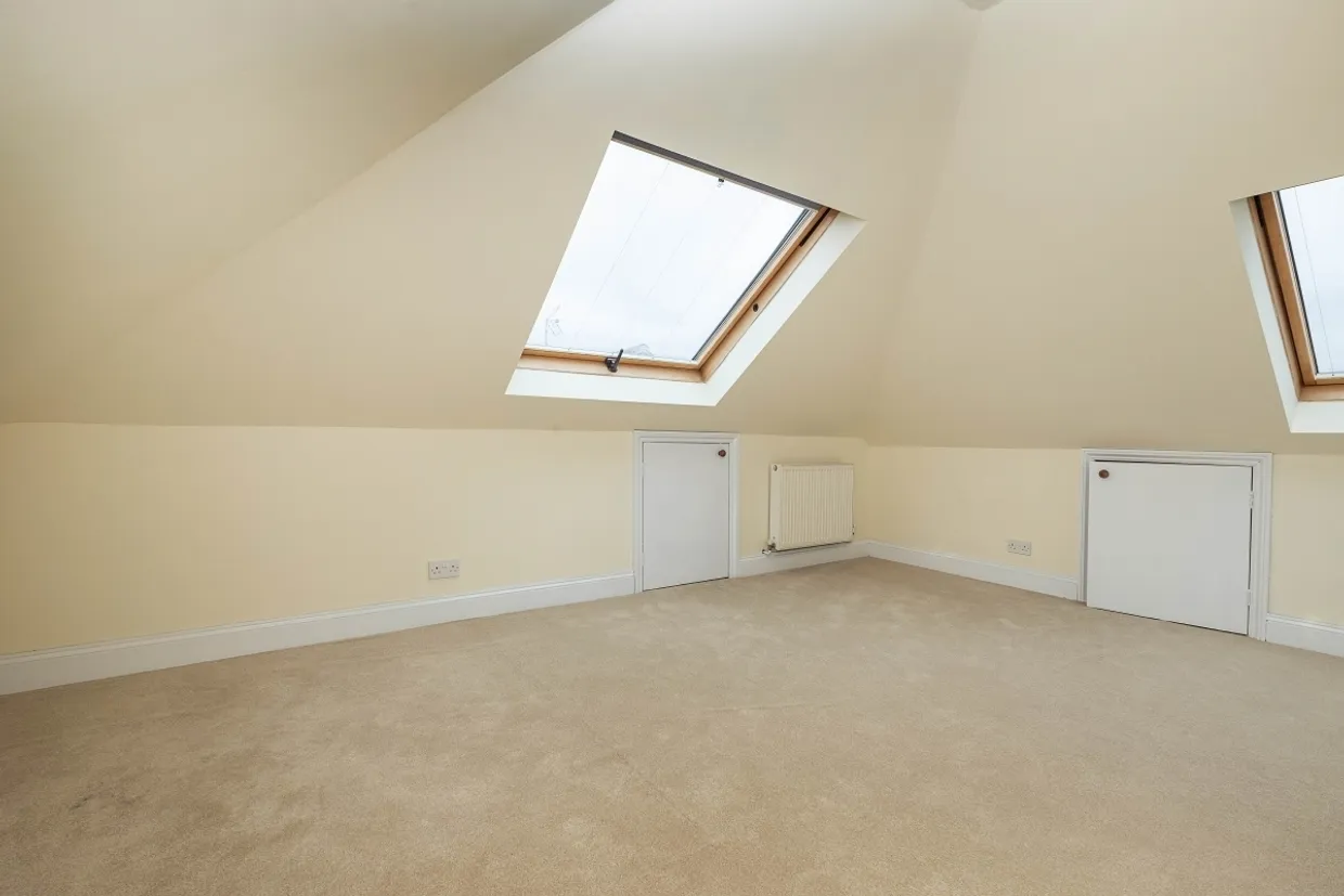 Raeburn Avenue The Crossways KT5 photo 6