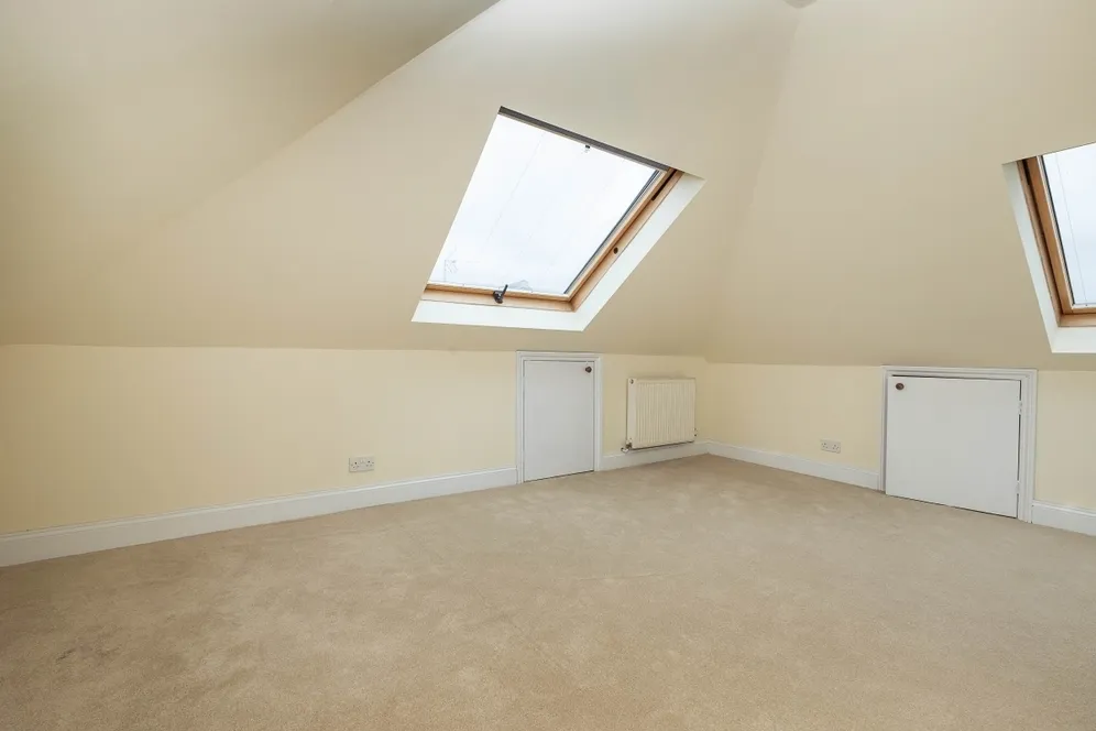 Raeburn Avenue The Crossways KT5 photo 6