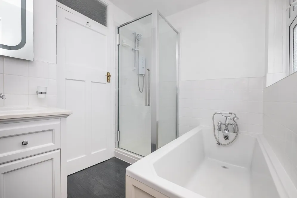 Raeburn Avenue The Crossways KT5 photo 15