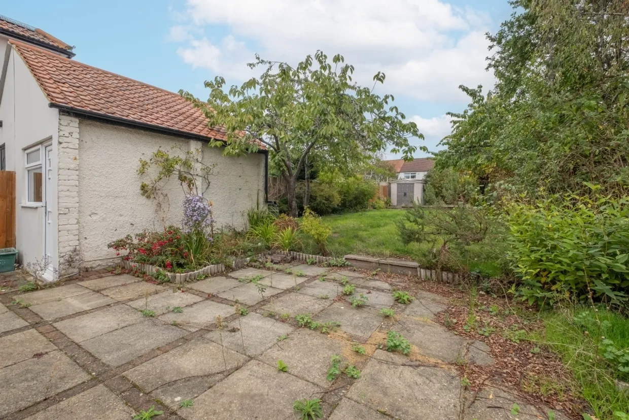 Raeburn Avenue The Crossways KT5 photo 18