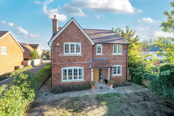Dene Close, Playhatch, Reading, RG4