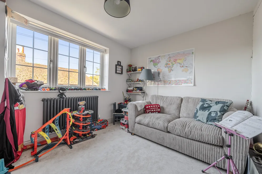 Dene Close, Playhatch, Reading, RG4 photo 15