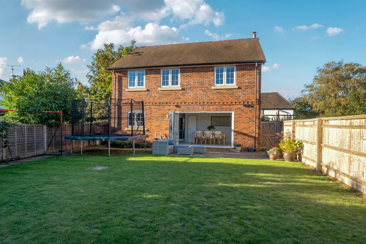 Dene Close, Playhatch, Reading, RG4 photo 18