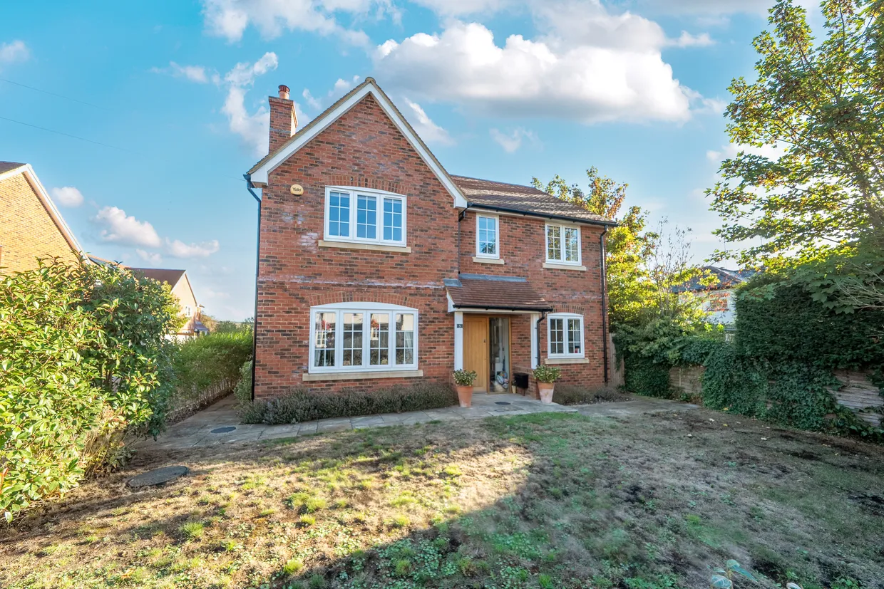 Dene Close, Playhatch, Reading, RG4 photo 20