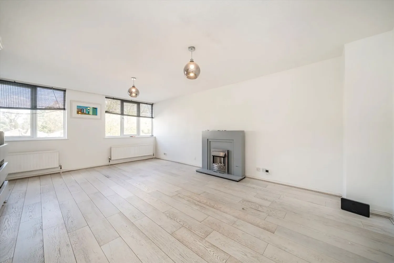 Silver Tree Close, Walton-On-Thames, KT12 photo 2