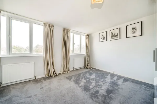 Silver Tree Close, Walton-On-Thames, KT12 photo 5