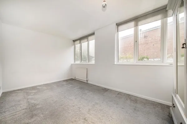 Silver Tree Close, Walton-On-Thames, KT12 photo 6
