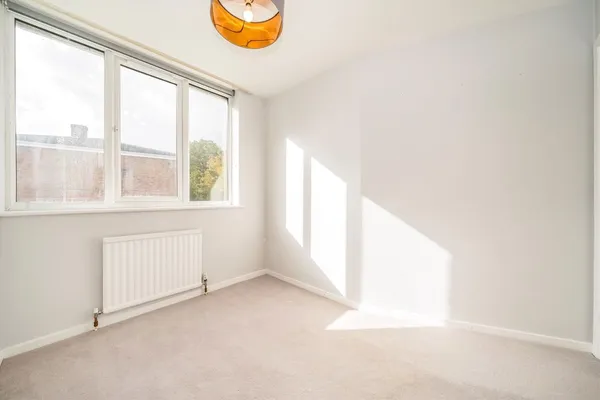 Silver Tree Close, Walton-On-Thames, KT12 photo 7