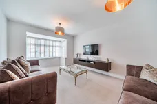 Tilney Drive, Horsham, RH12 photo 2
