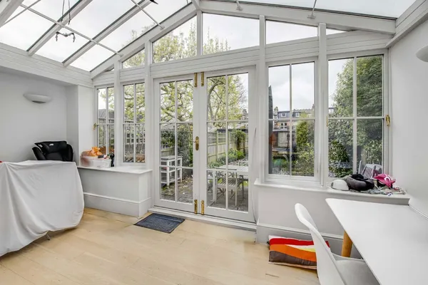 Kingston Lane, Teddington, TW11 photo 5