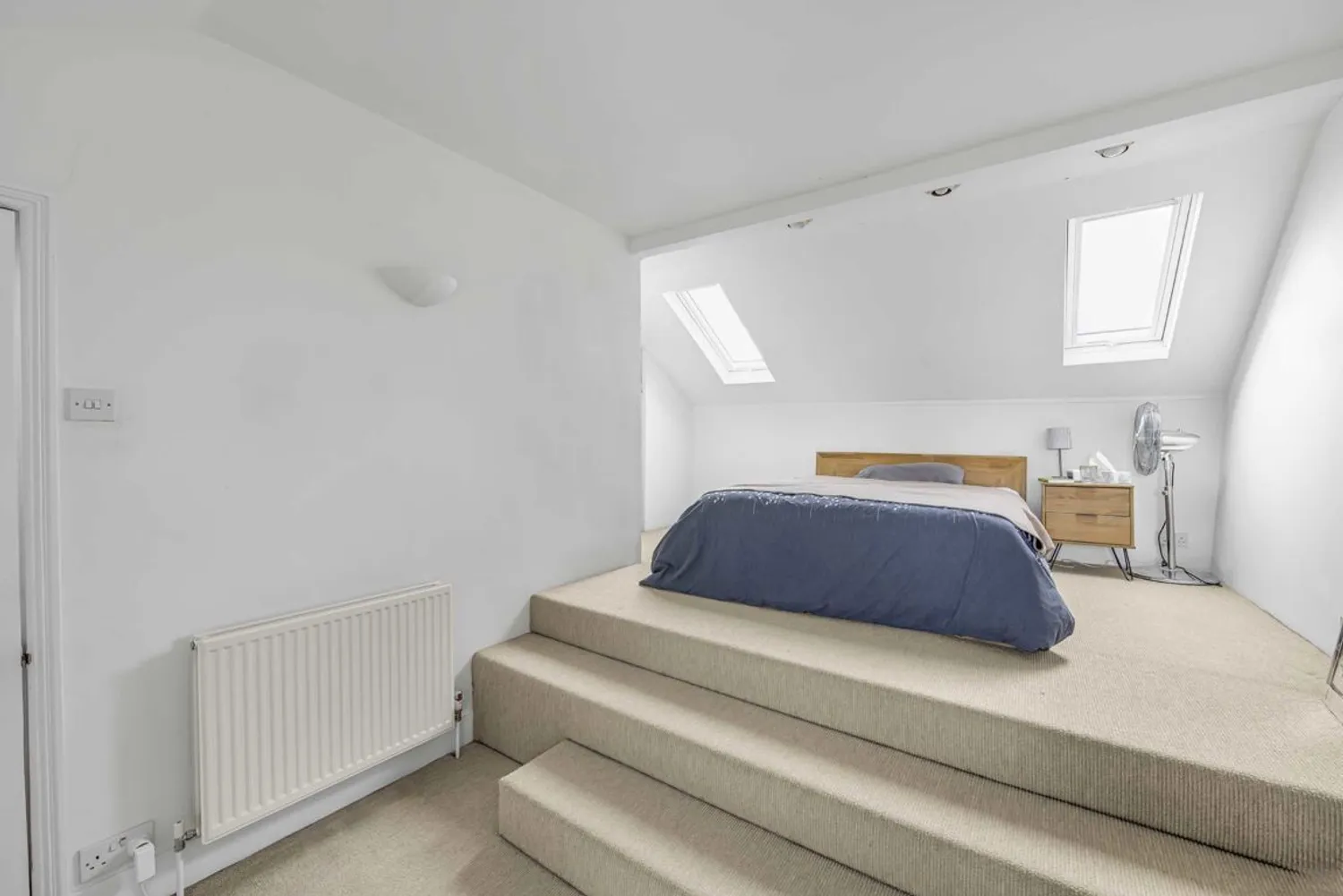 Kingston Lane, Teddington, TW11 photo 6