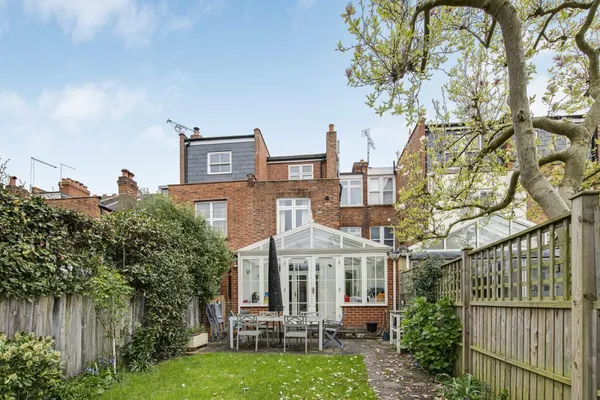 Kingston Lane, Teddington, TW11 photo 8