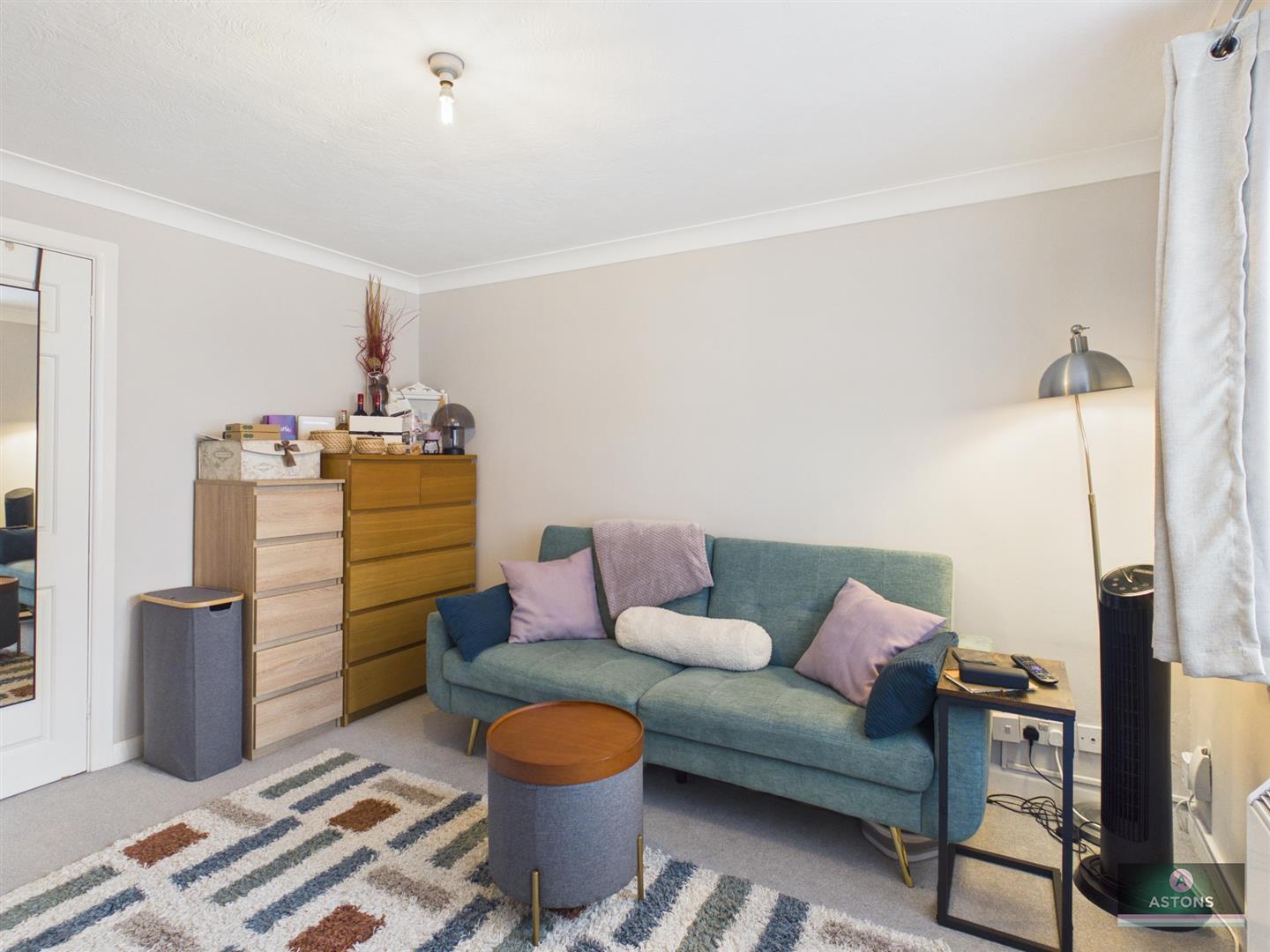 Hollin Court, Northgate Image 2