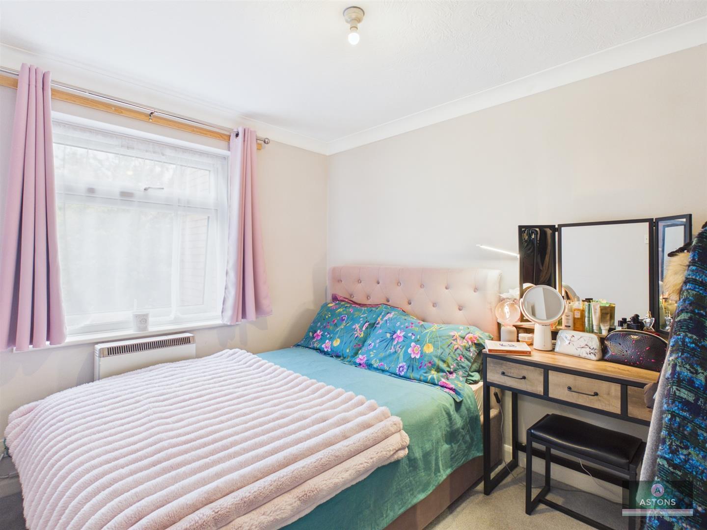 Hollin Court, Northgate Image 5