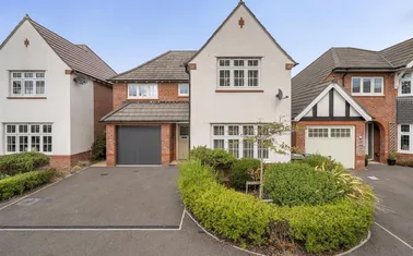 Lapwing Close, Dawlish