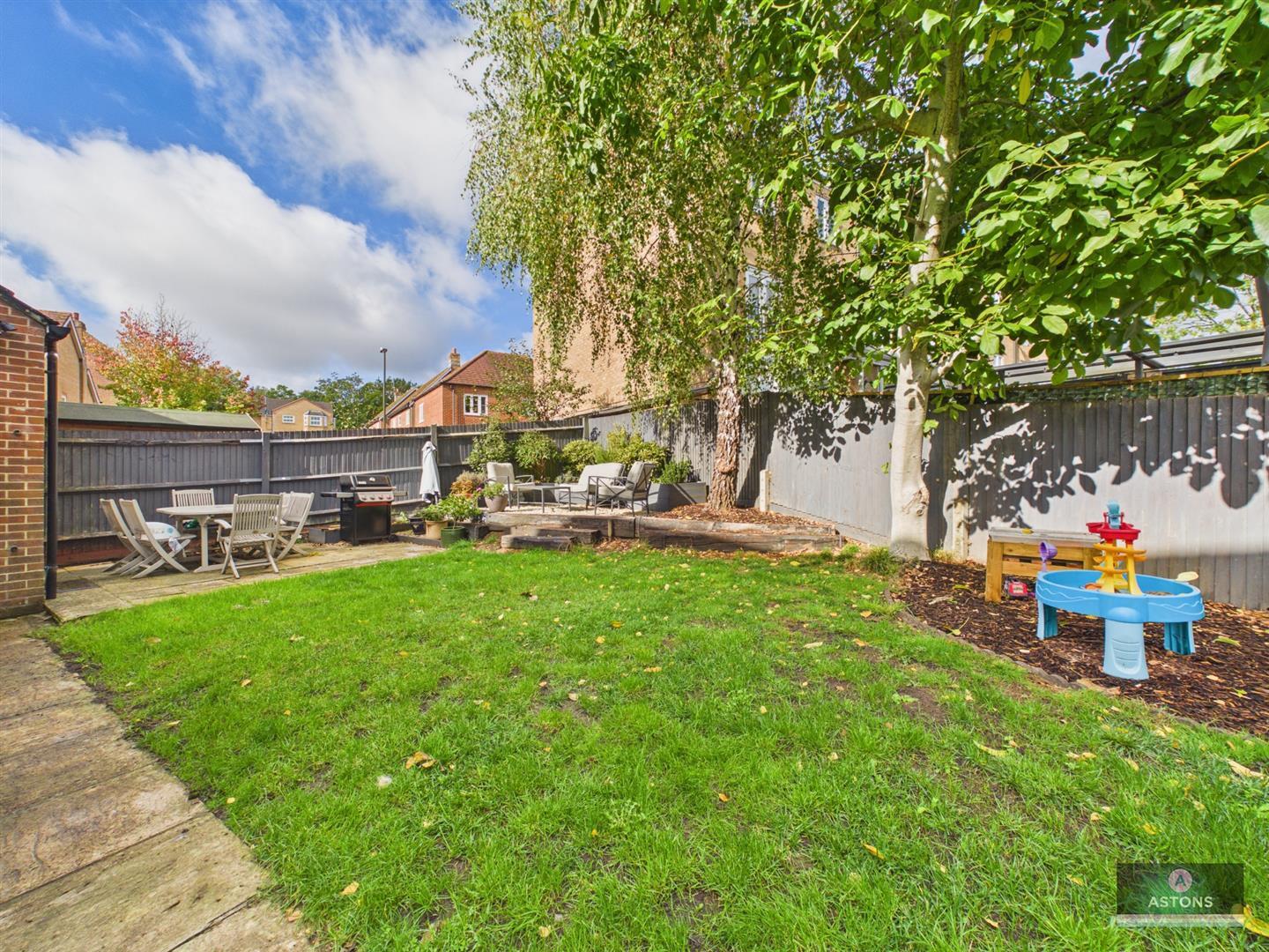 Lucas Close, Maidenbower Image 4