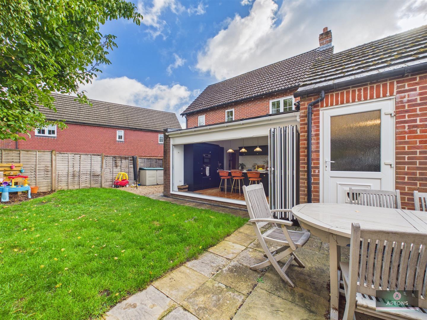 Lucas Close, Maidenbower Image 8