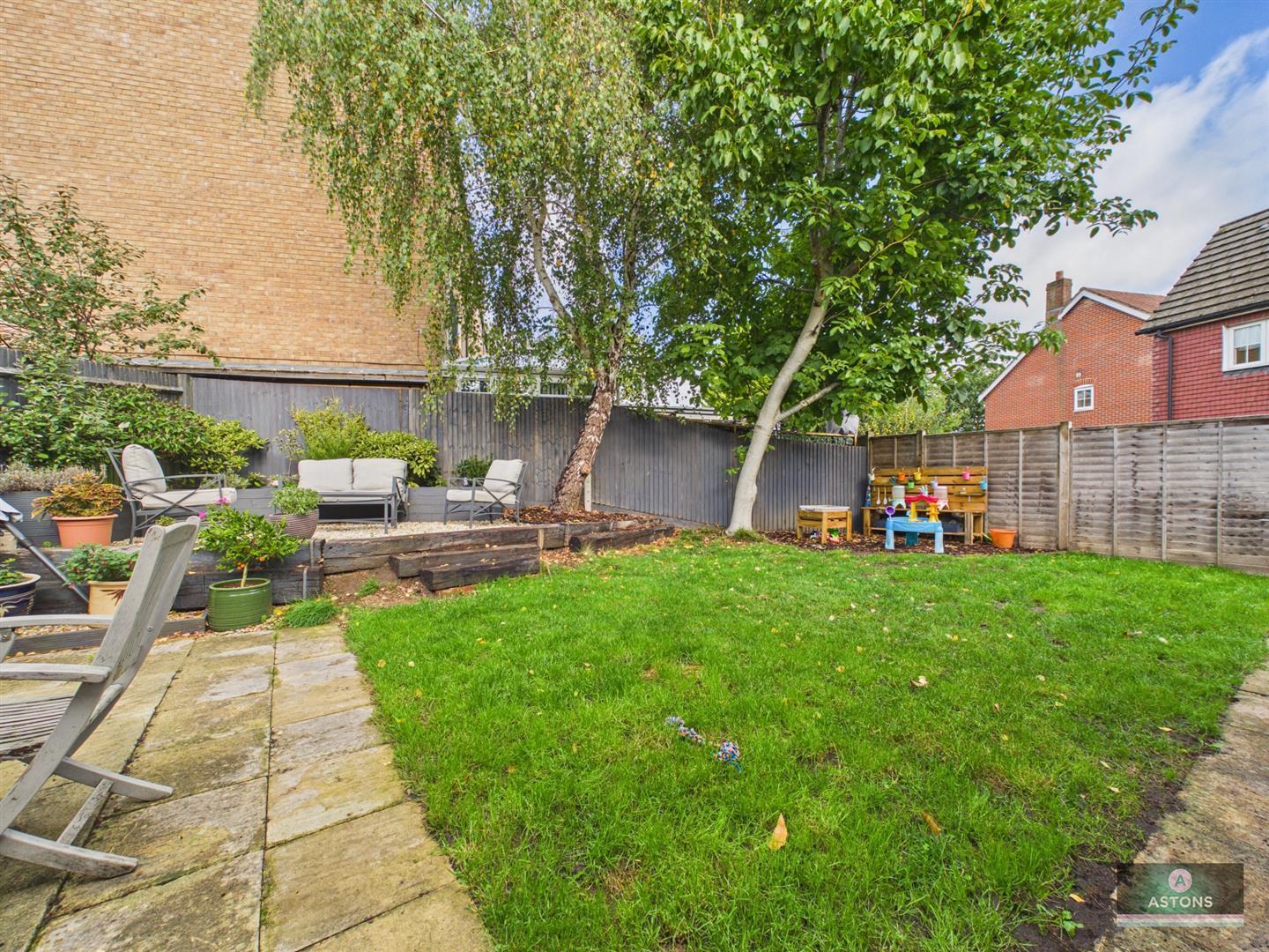 Lucas Close, Maidenbower Image 22