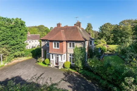 Prestbury Road, Macclesfield, SK10