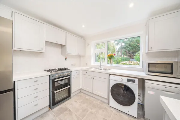 Ellesmere Road, Weybridge, KT13 photo 3