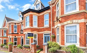 Grove Crescent, Teignmouth, Devon, TQ14 photo
