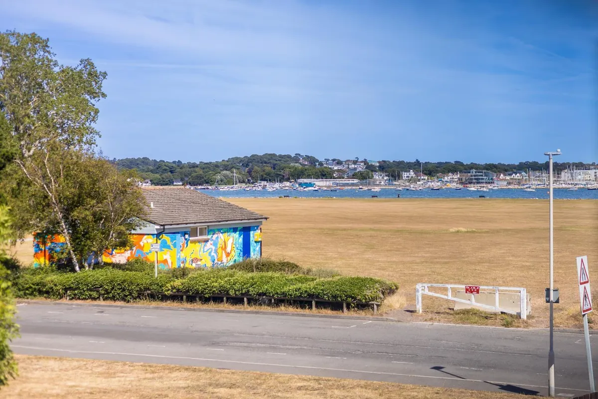 Labrador Drive, Poole