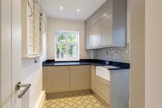 Hookfield, Epsom, KT19 photo 8