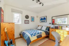 Hookfield, Epsom, KT19 photo 15