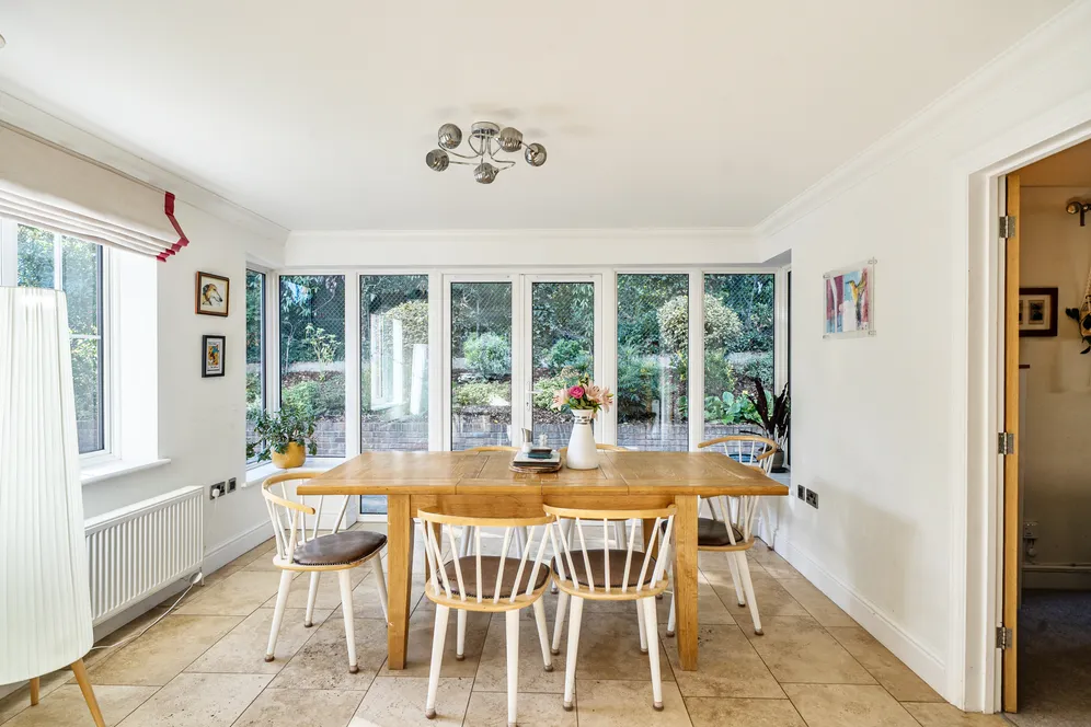 Meredun Close, Hursley, SO21 photo 2