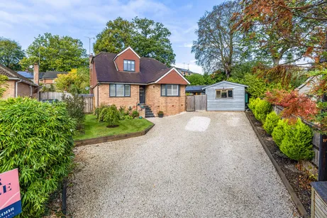 Woodside Close, Chiddingfold, GU8