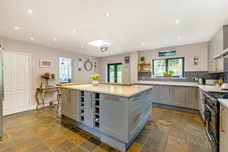 Woodside Close, Chiddingfold, GU8 photo 3