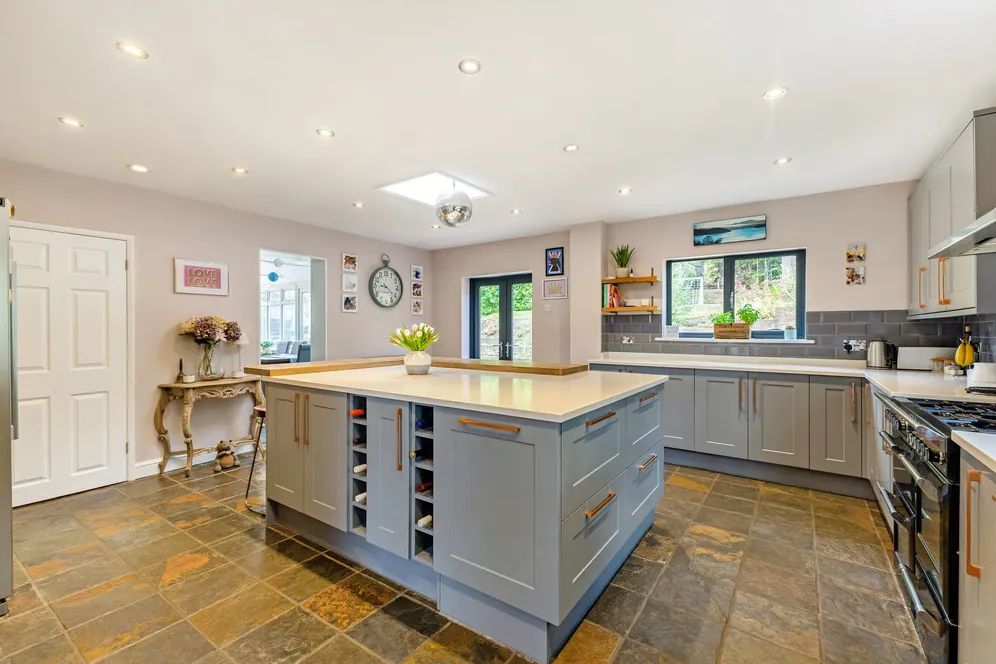 Woodside Close, Chiddingfold, GU8 photo 3