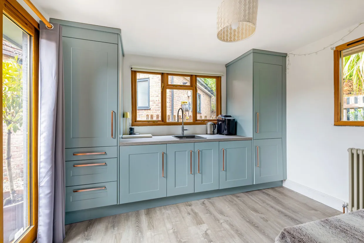 Woodside Close, Chiddingfold, GU8 photo 8